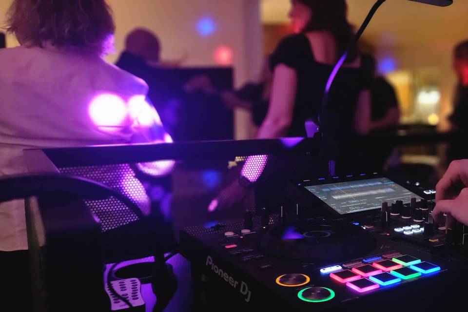 Devon Lord - DJ