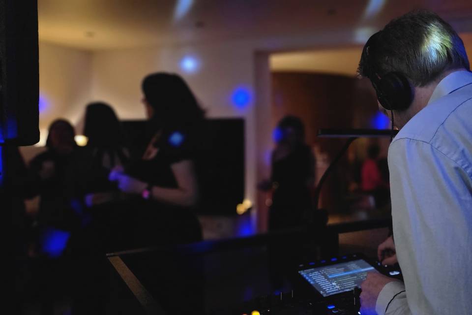 Devon Lord - DJ