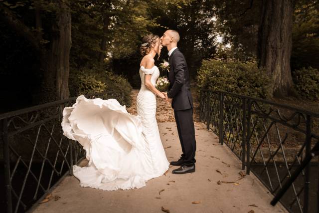 Shooting couple