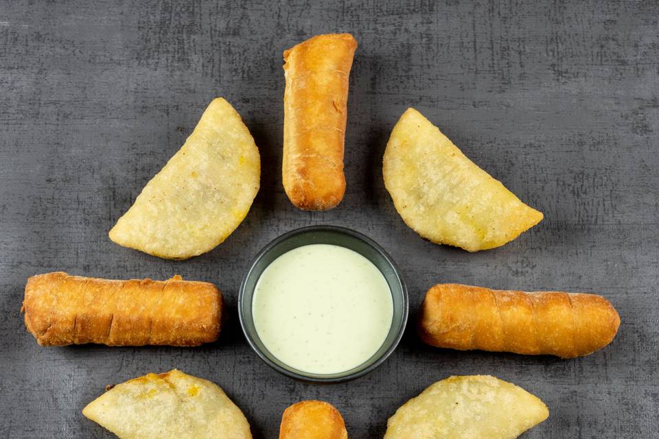 Tequeños + Miniempanadas