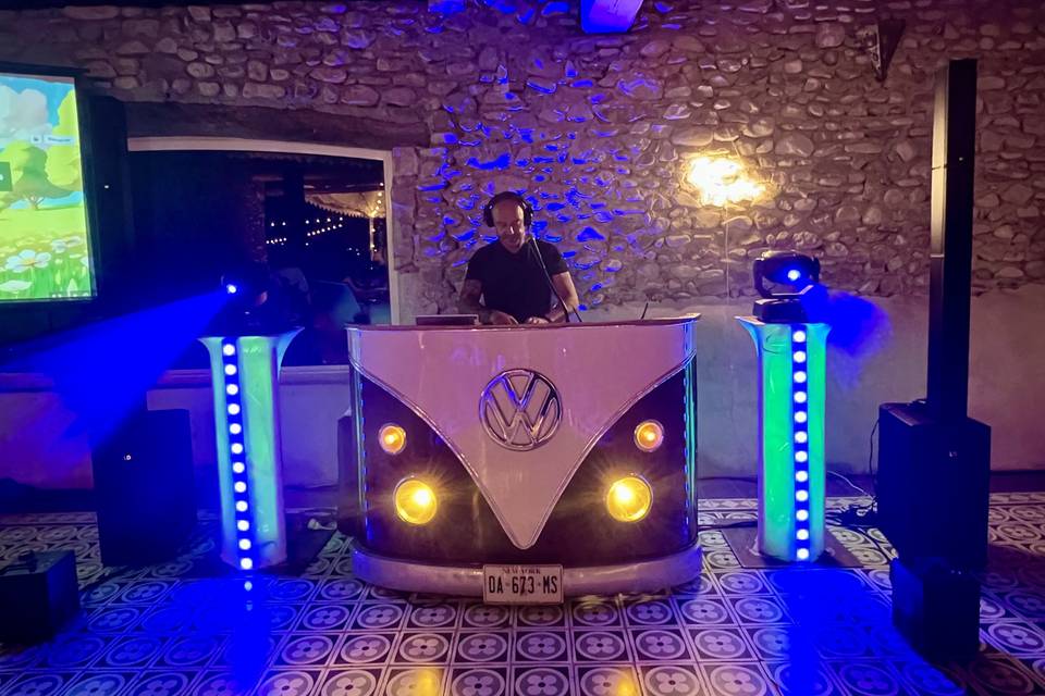 DJ !