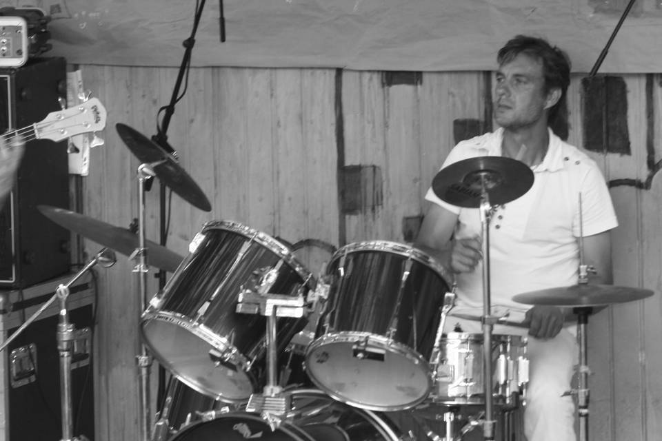 Caged Live Thierry (batteur)