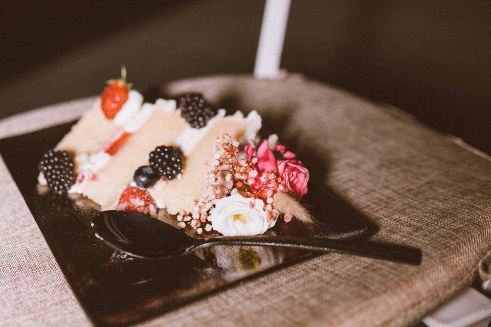 Tranche gâteau fruits rouges