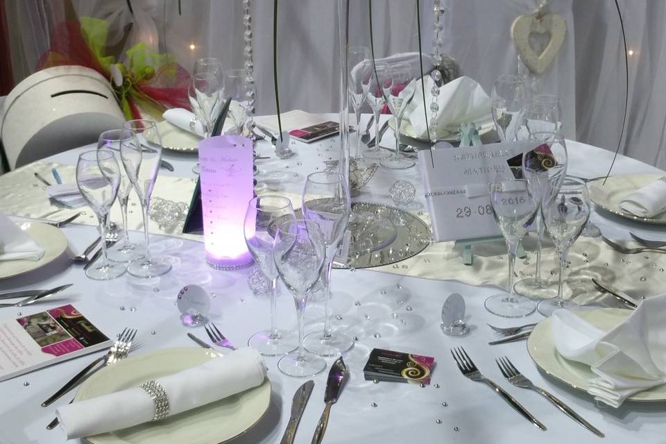 Table argent blanc strass