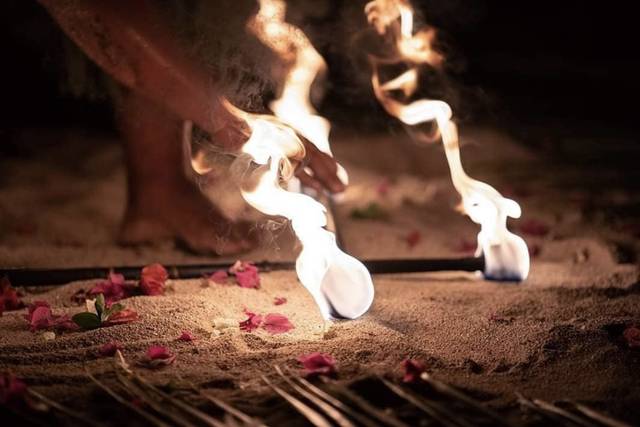 Ahi & Flammes