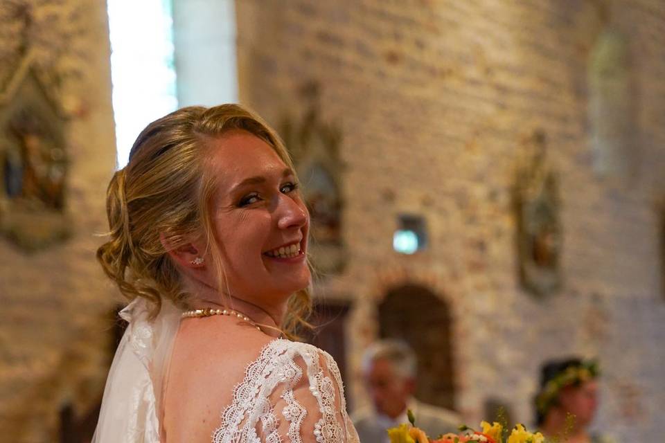 Regard dans l'église