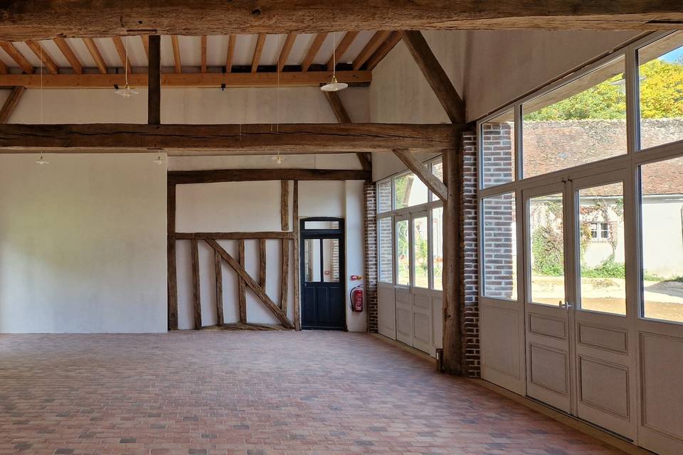 Grande salle dans la grange