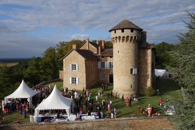 Au pied d'un château