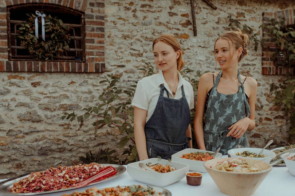 Buffet dans le jardin