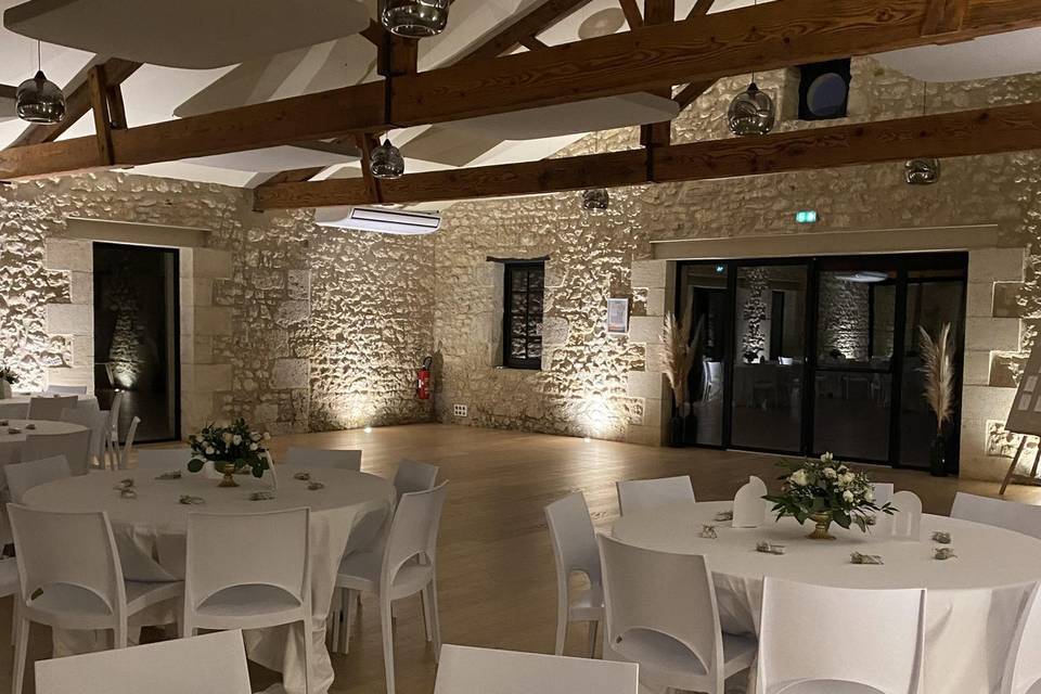 Salle en soirée