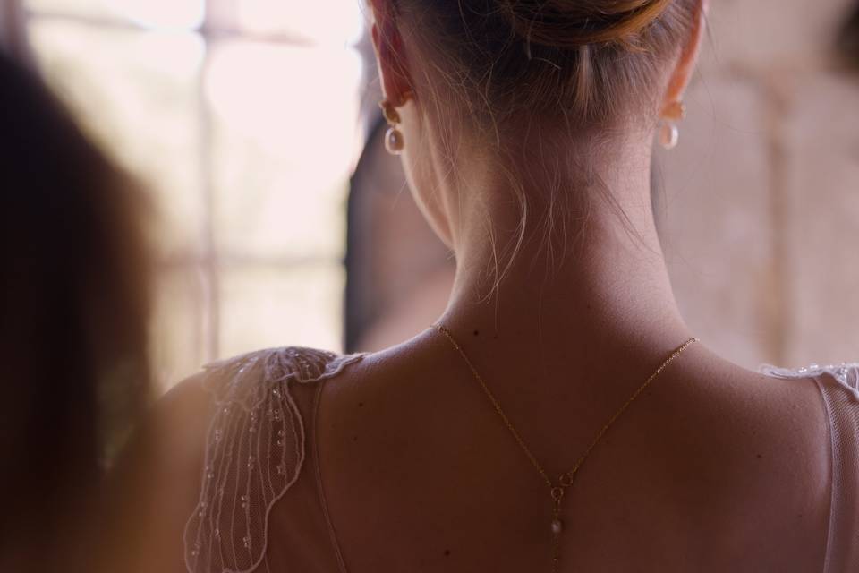 Mariée se préparant