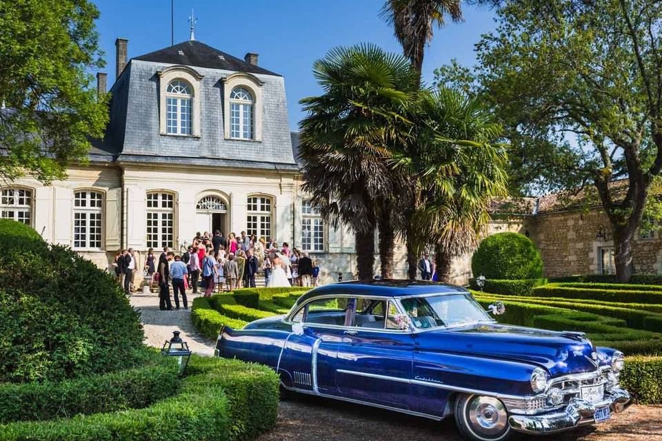 Voiture ancienne bleue