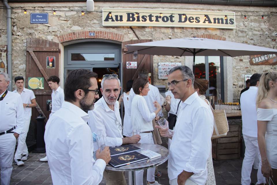 Soirée blanche au Village