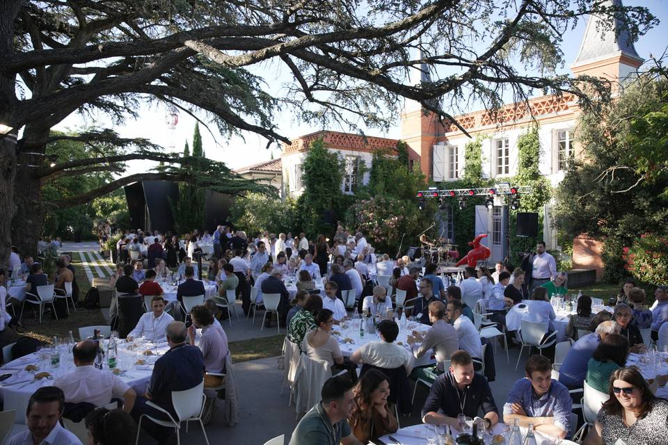 Dîner sous les cèdres