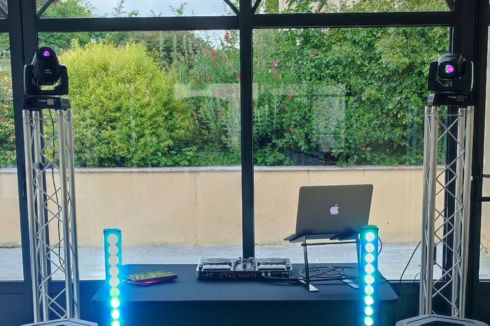 Lyres sur totems+ barres leds
