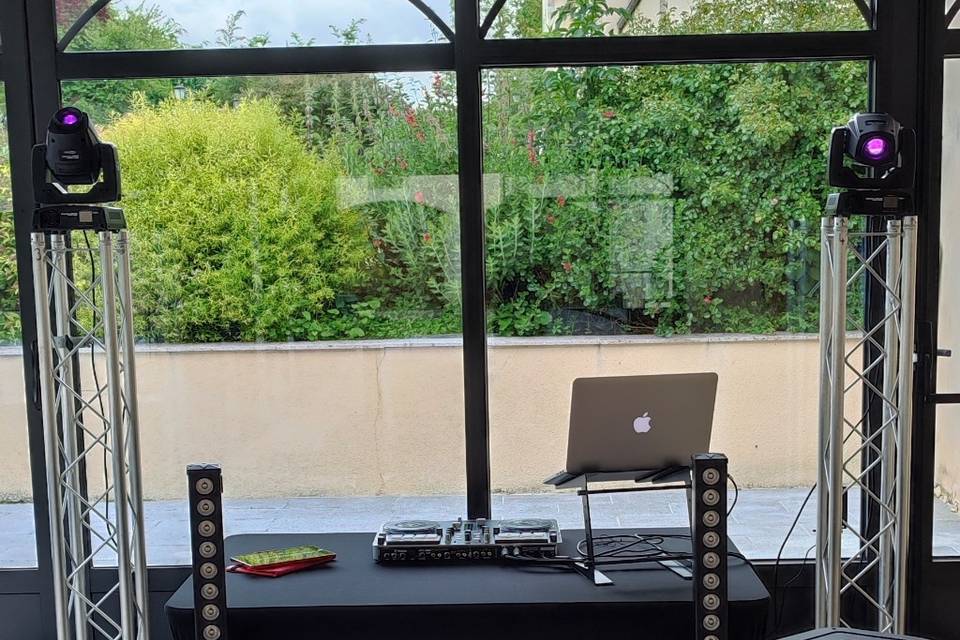 Lyres sur totems+ barres leds