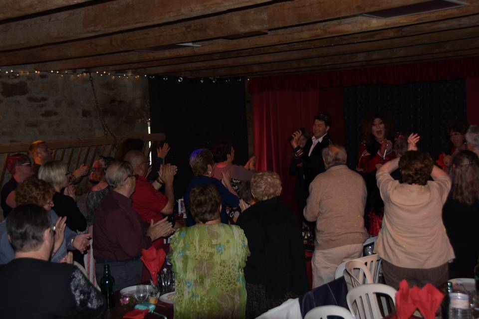 Ambiance au Cabaret Enchanté