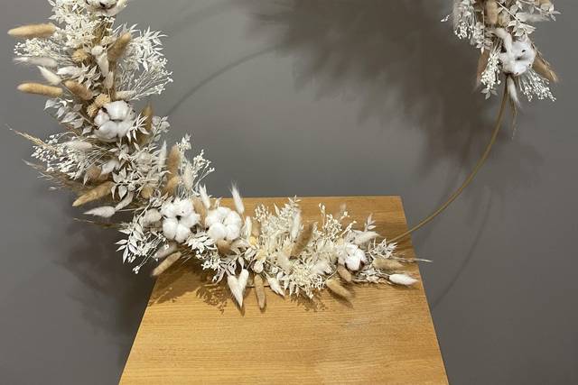 Couronne en fleurs séchées