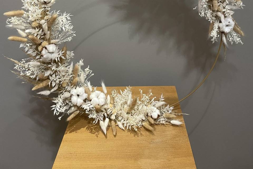 Couronne en fleurs séchées