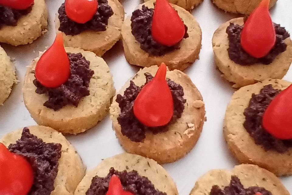Sablé aux thym. Tapenade Mini