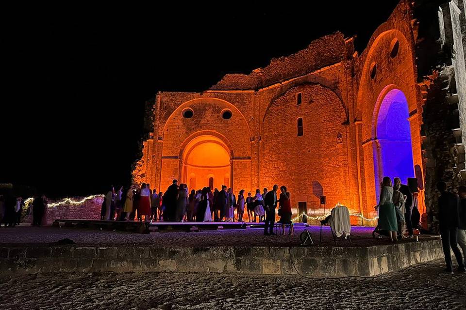 Piste de danse église nuit