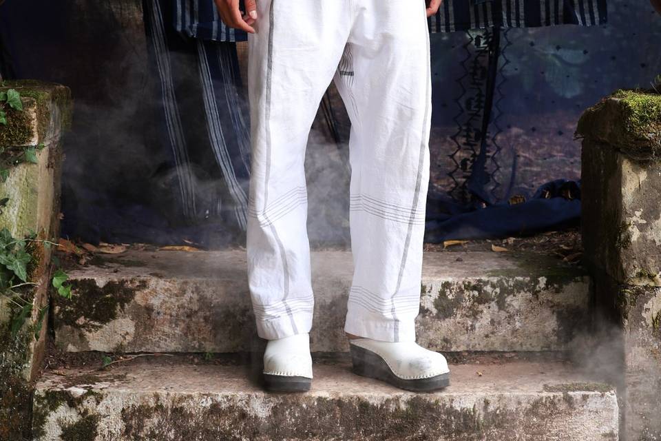 Costume en coton artisanal