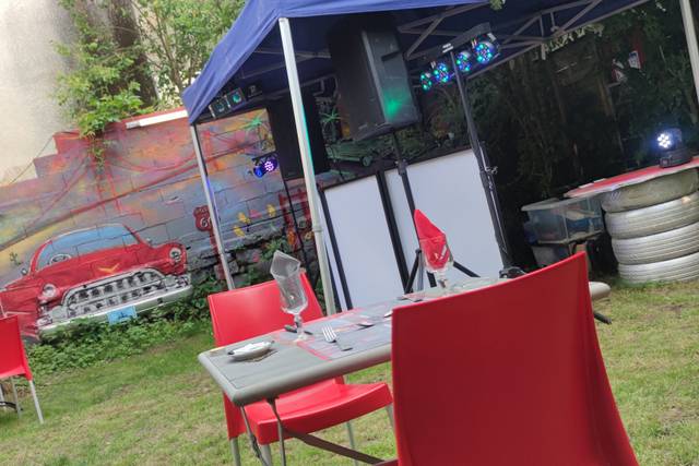 Bar , restaurant