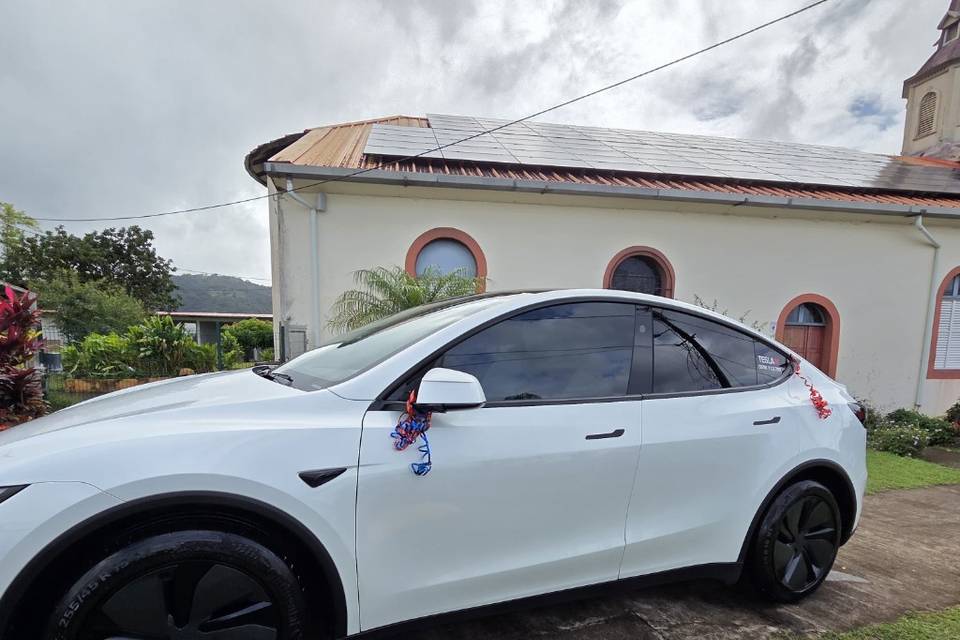 Tesla - église