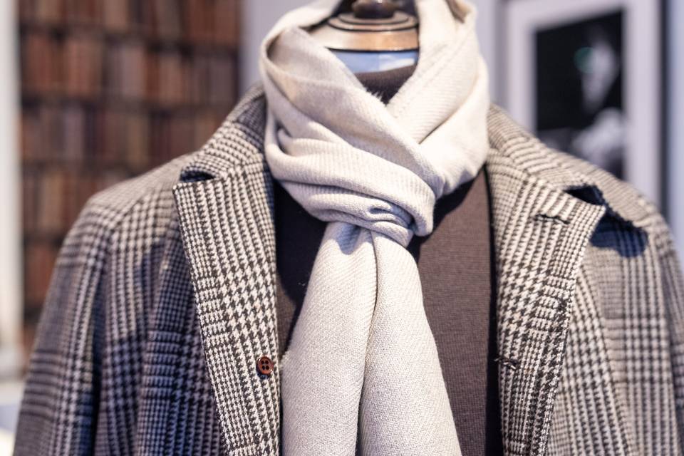 mannequin avec manteau et echarpe