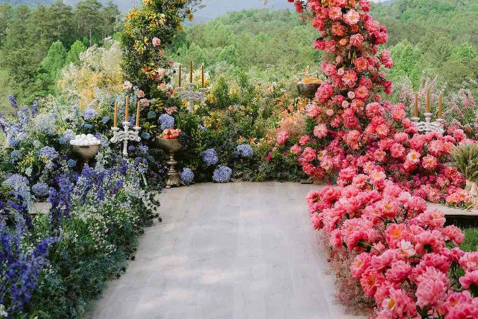Arche mariage fleurs colorées
