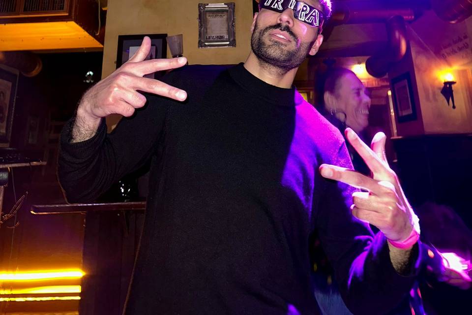 Lors d'une tournée des bars