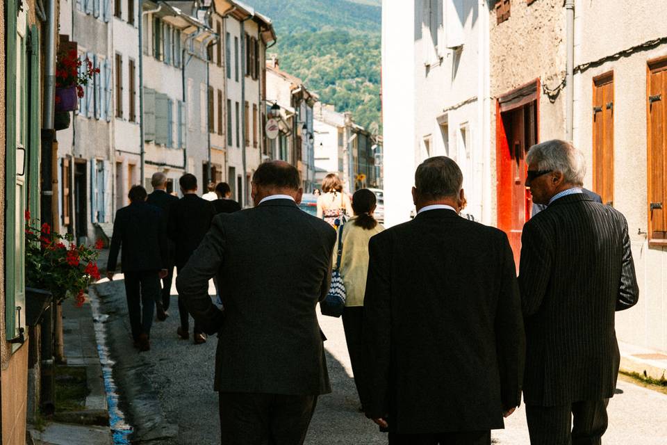 Village des Pyrénées jour de mariage