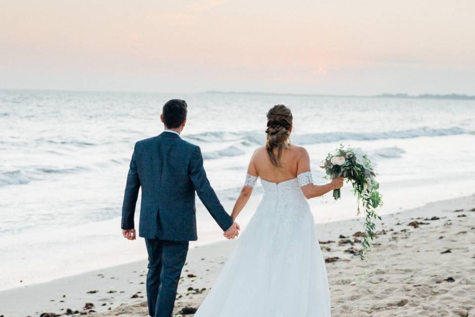 Les mariés sur la plage