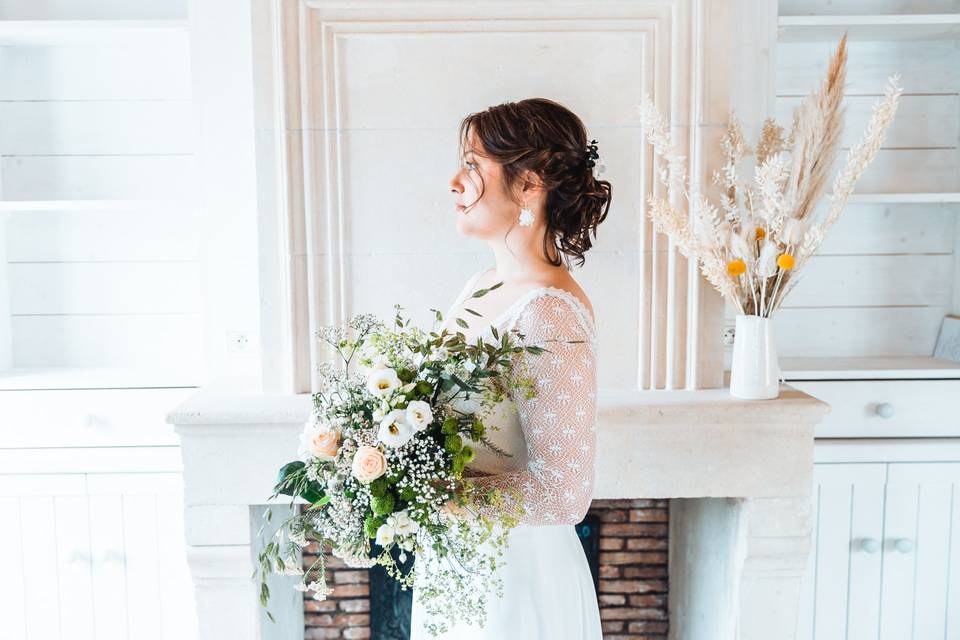 La mariée et son bouquet