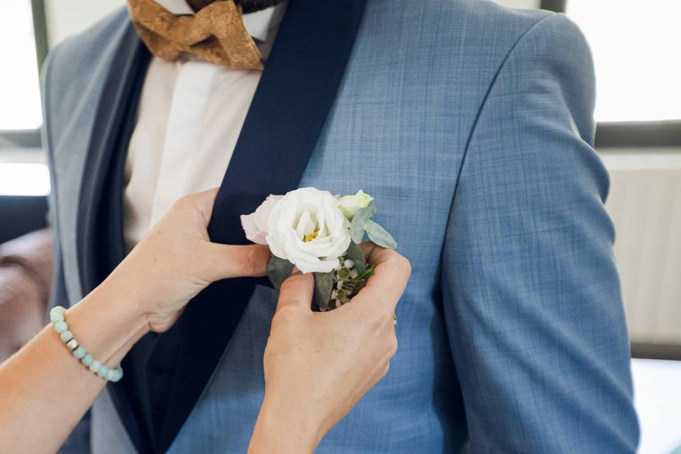 Une boutonnière assortie