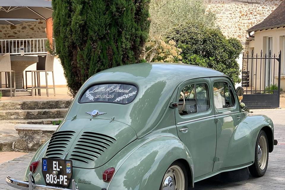 Renault 4CV