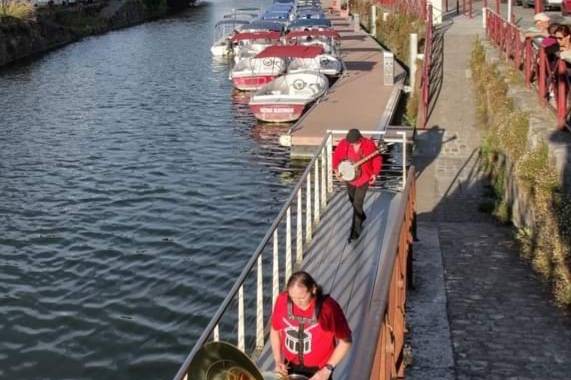 Sur une passerelle