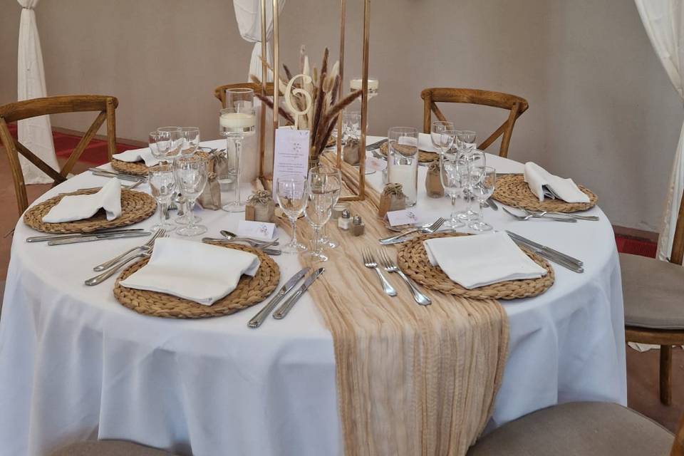 Tables des invités pampas