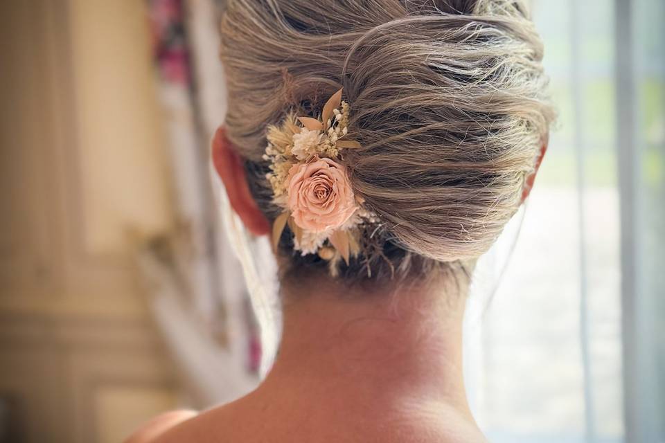 Peigne à cheveux fleurs séchée