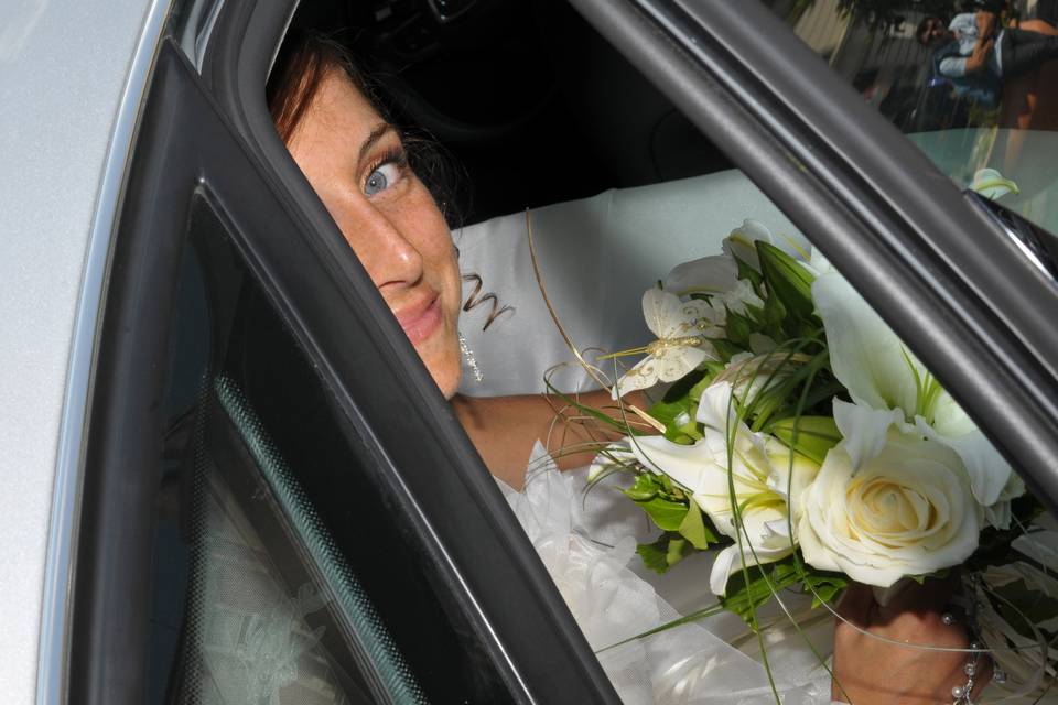 La Mariée arrive à la Mairie