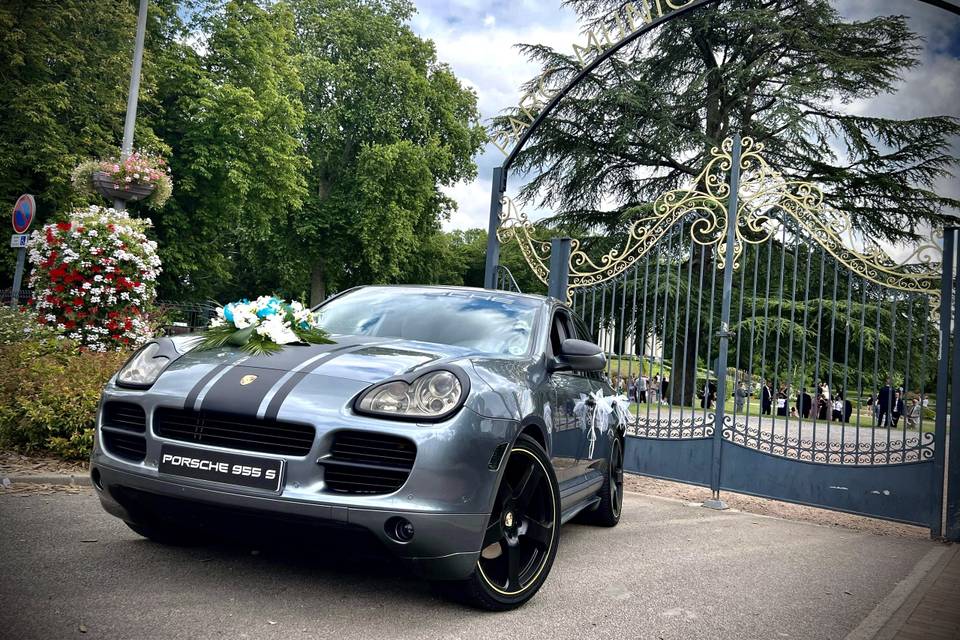 PORSCHE
