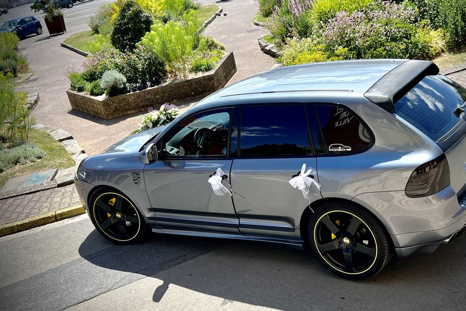 PORSCHE