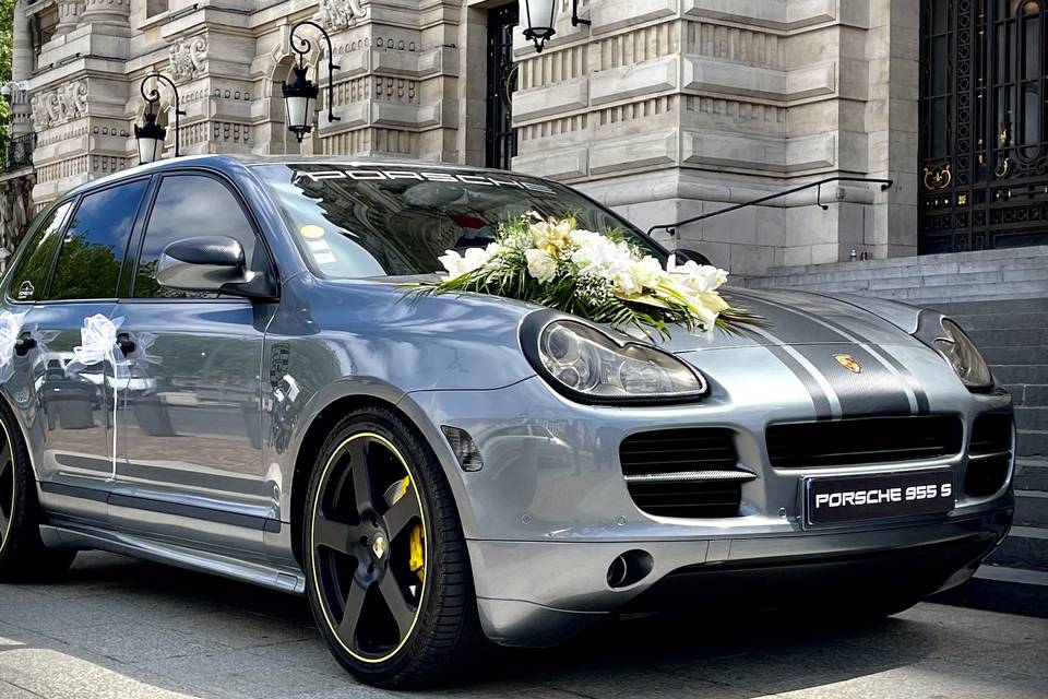 PORSCHE