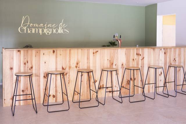 Bar et tabouret