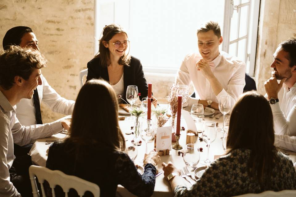 Invités à table