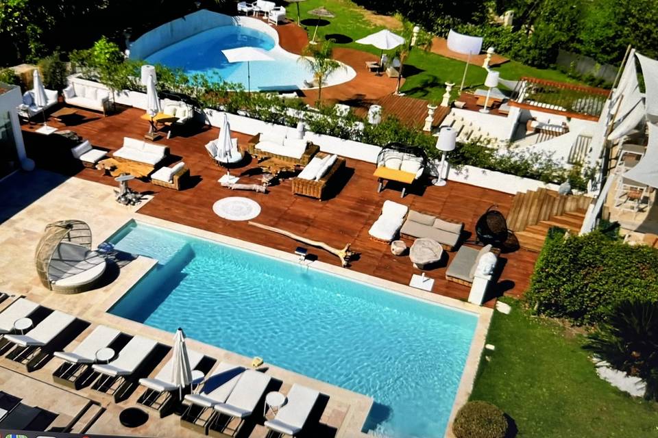 Domaine avec 2 piscines