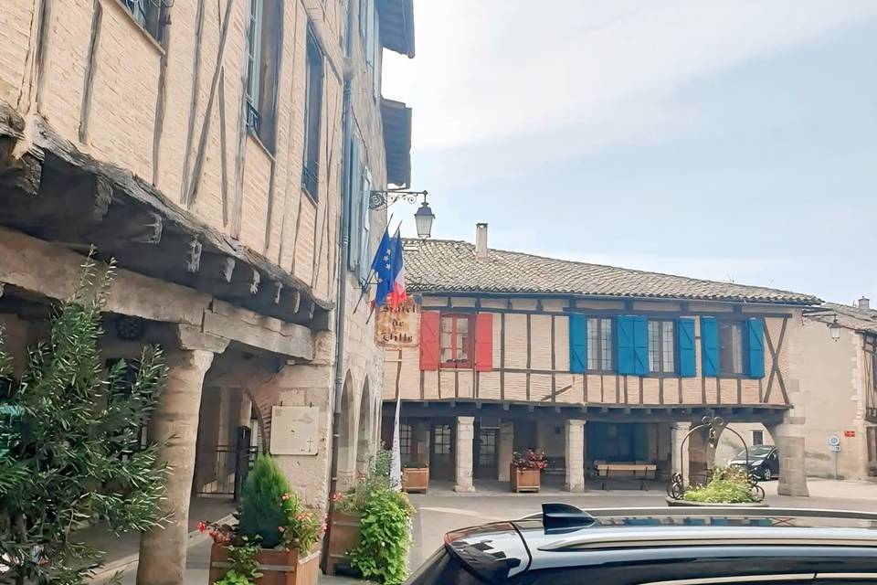Puycelsi Village