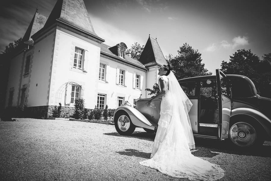 Mariée et voiture de collectio