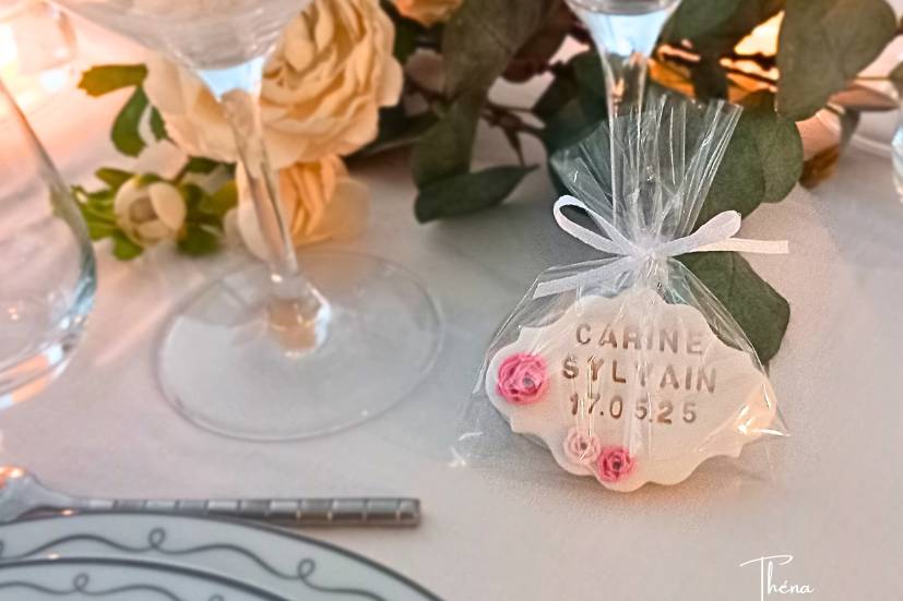 Biscuit décoré : prénoms, date