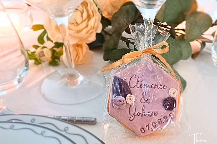Biscuit décoré : prénoms, date